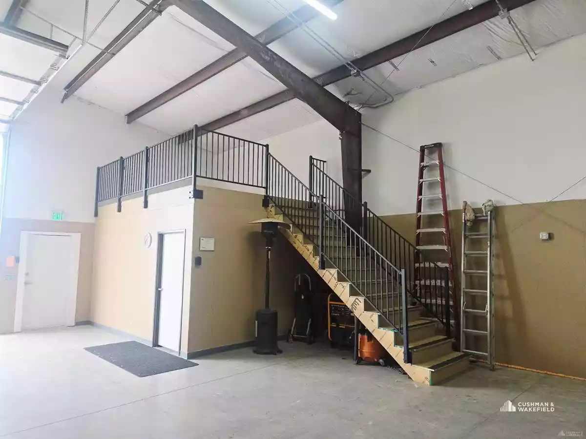 La Salle - Warehouse/Distribution