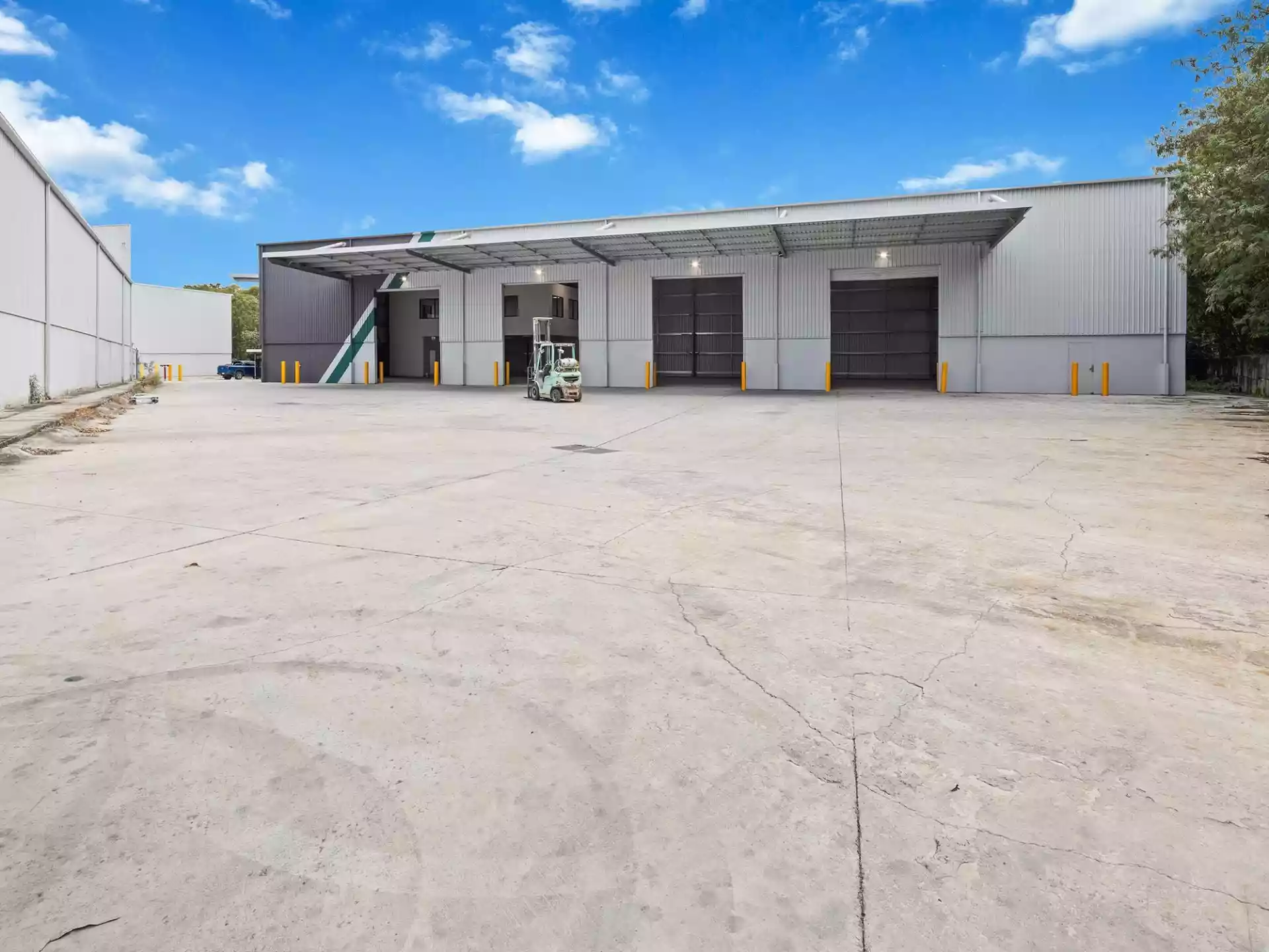 High Quality freestanding premises– Access available immediately!