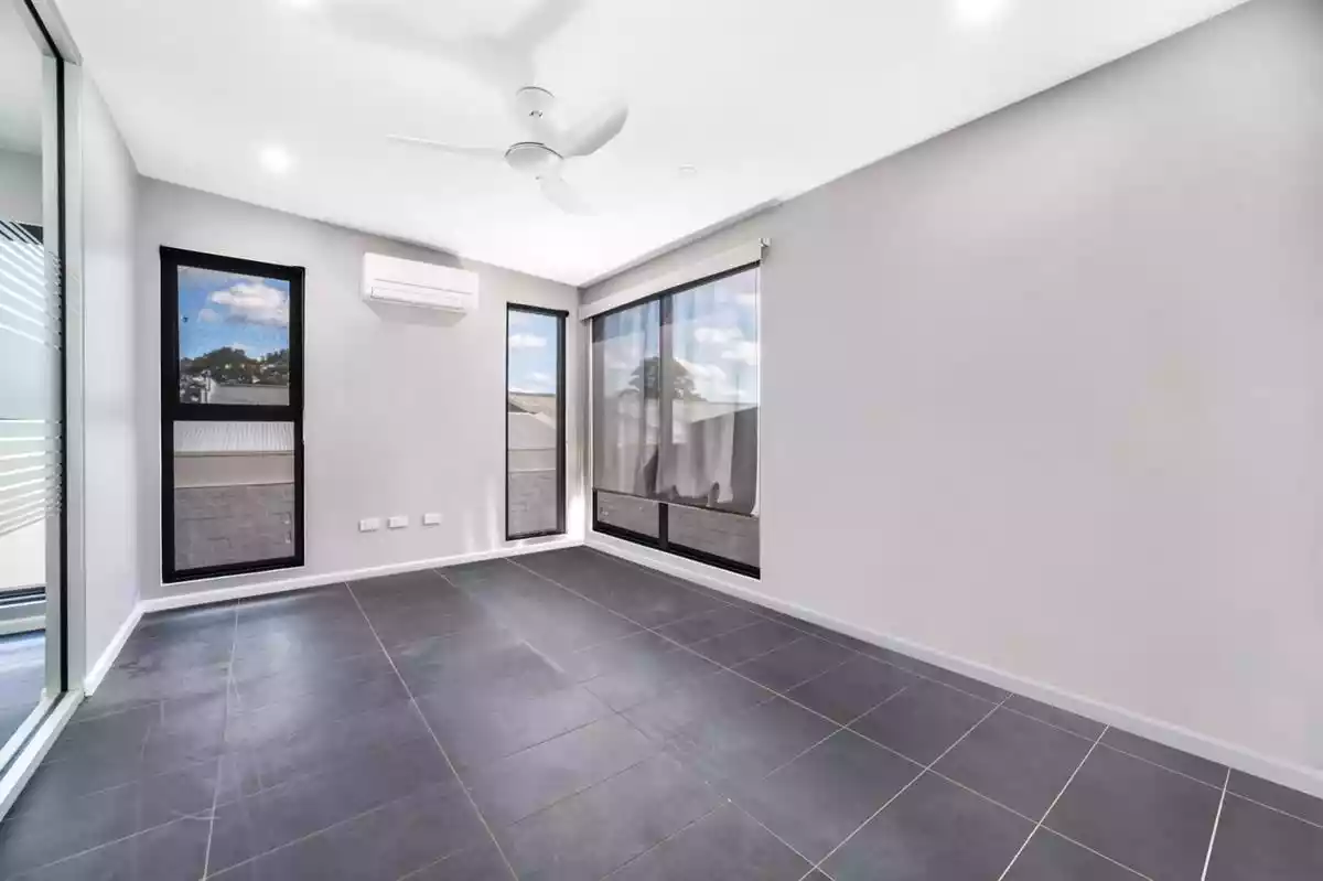 10-14 Alexander Street