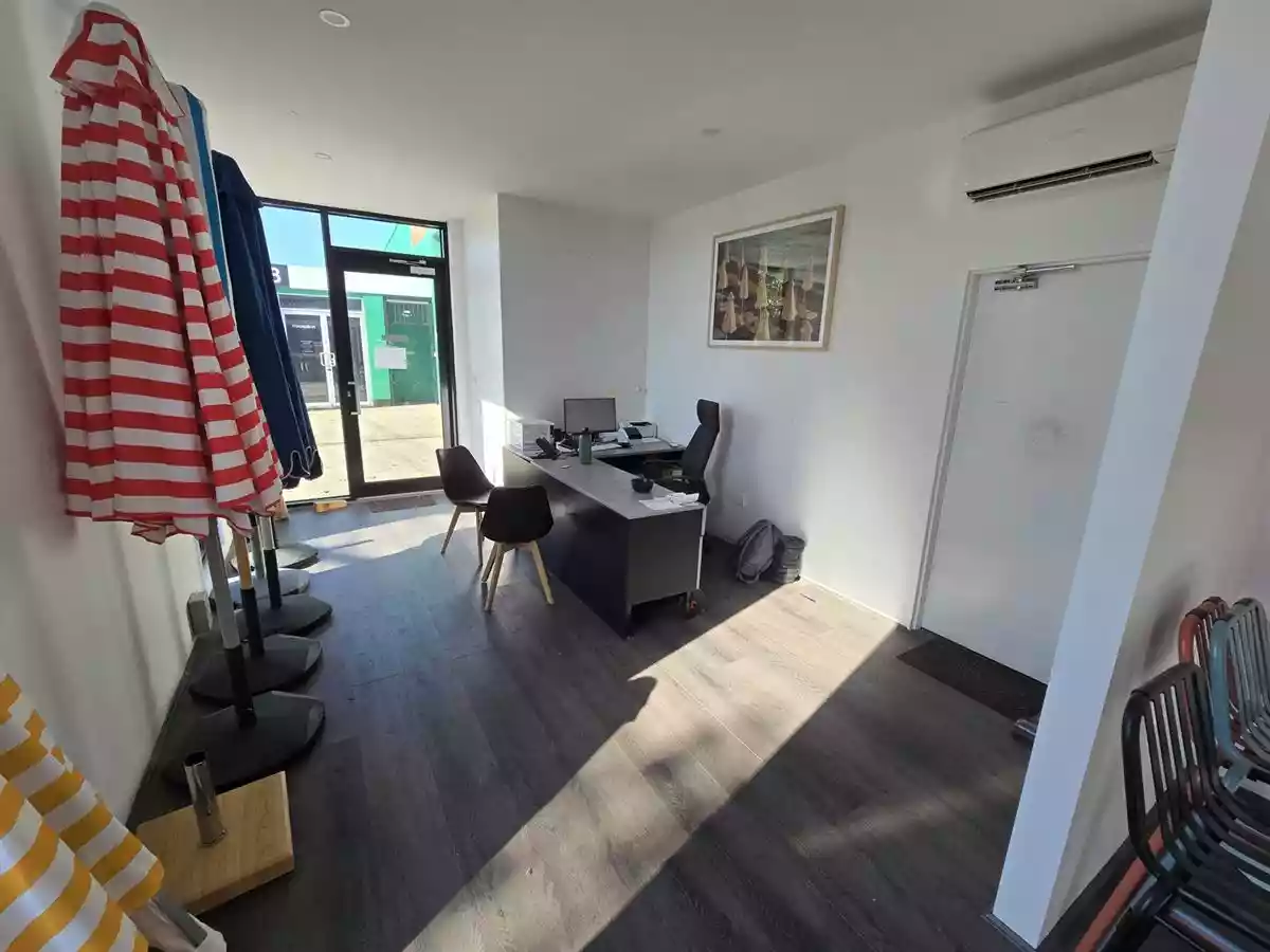 86 Cochranes Rd