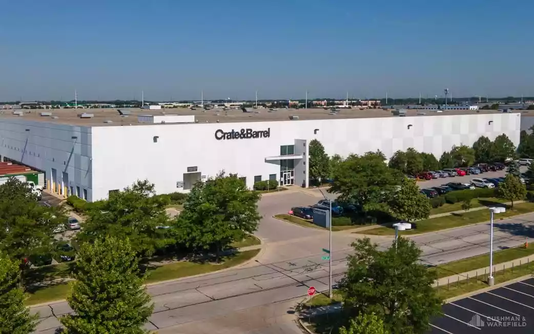 Crate & Barrel BTS