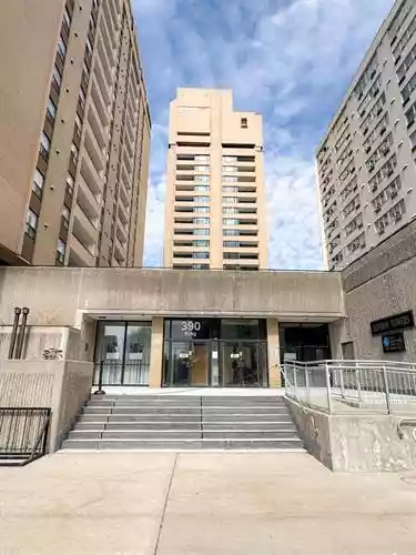 390 Dundas Exterior