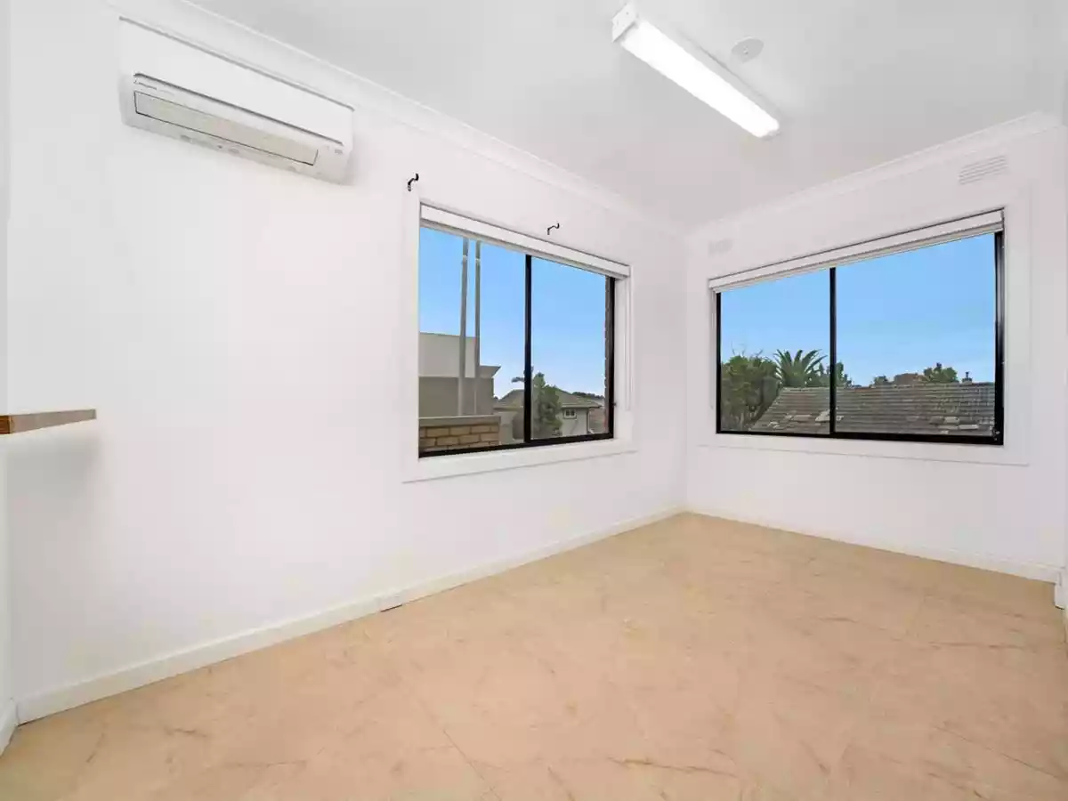 93 Whitehorse Road