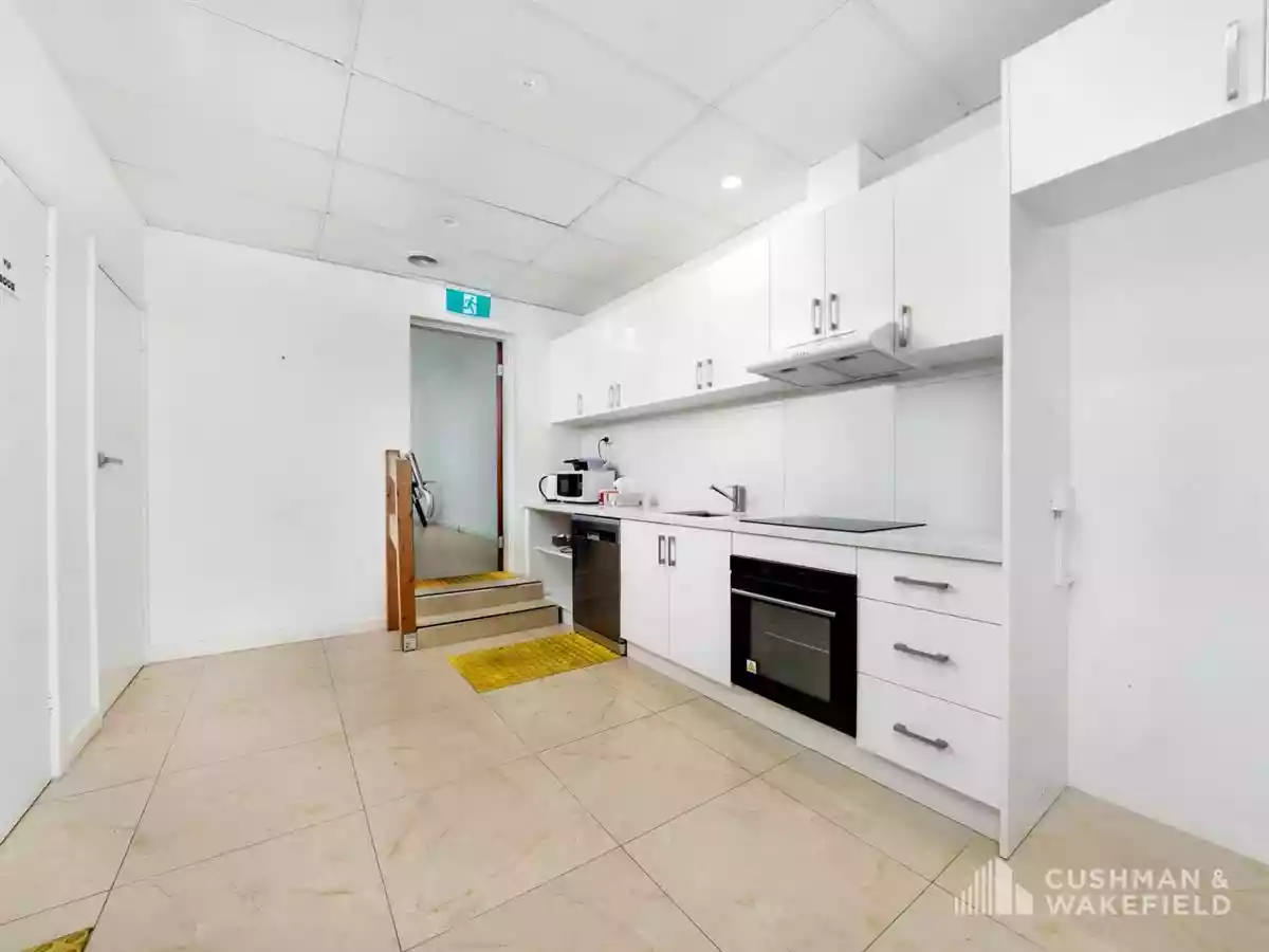 93 Whitehorse Road