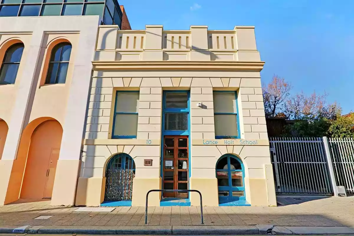 10-12 Henry Street