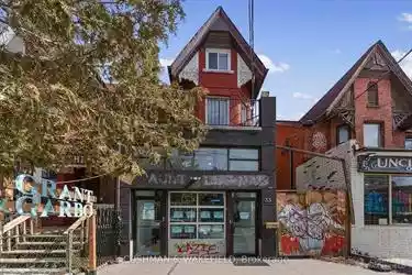Toronto - Street Retail