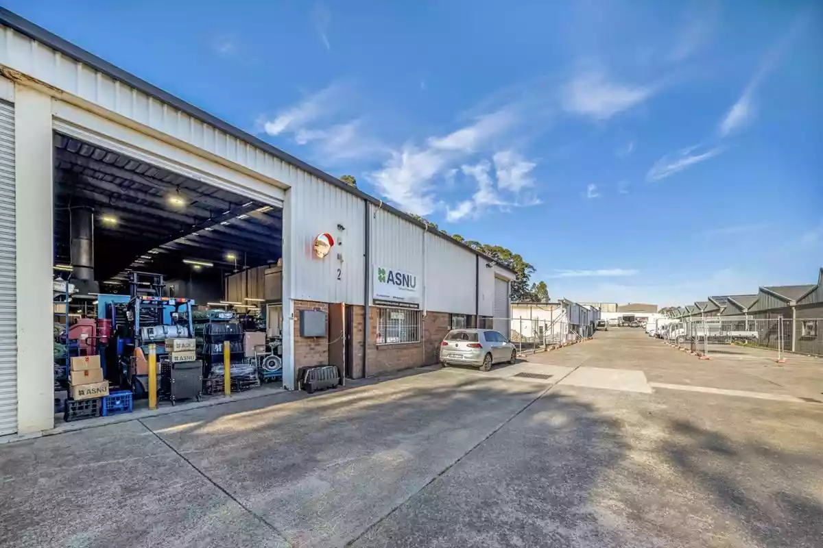 2/114-118 Gilba Road