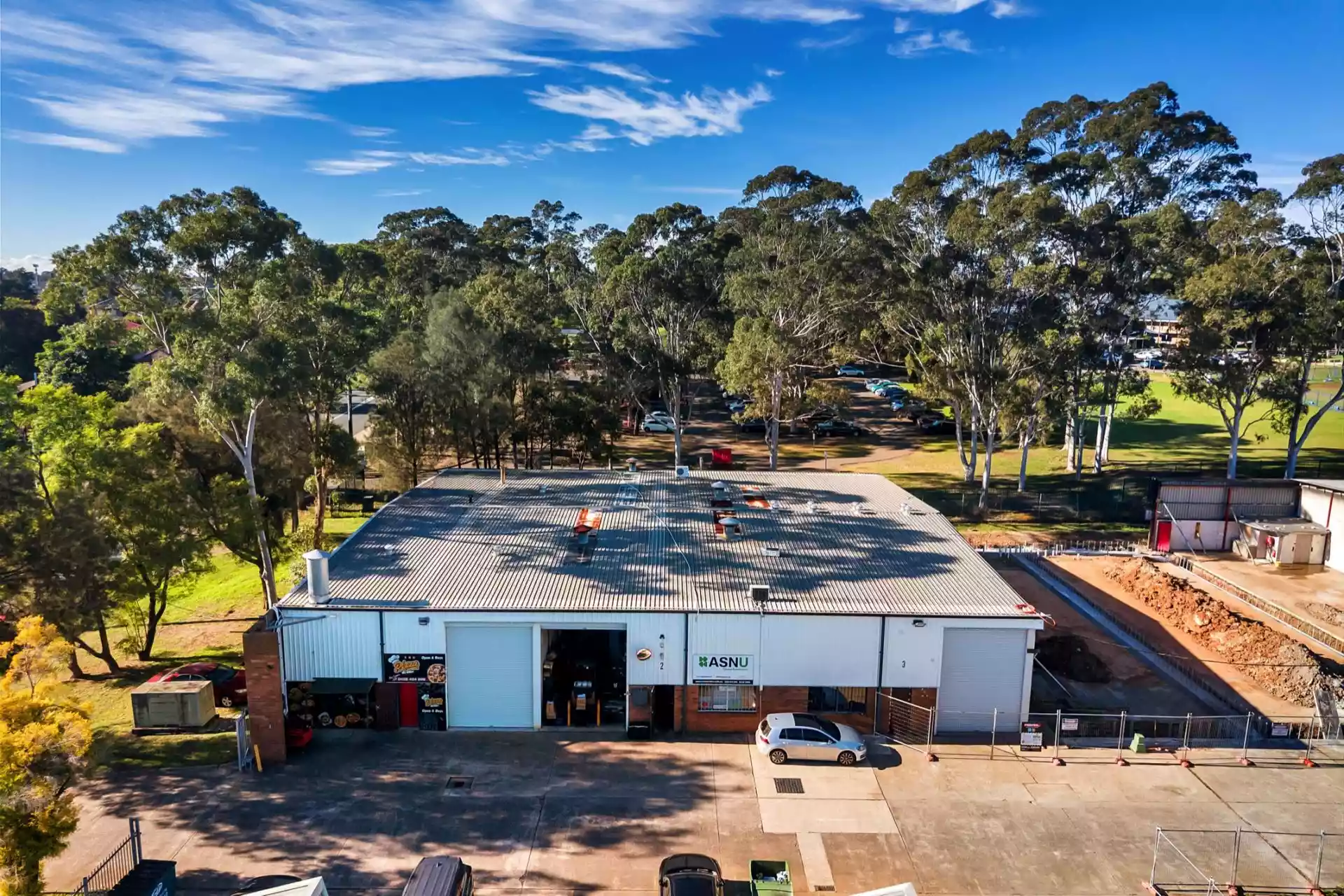 Functional Industrial Unit in Prime Girraween Location