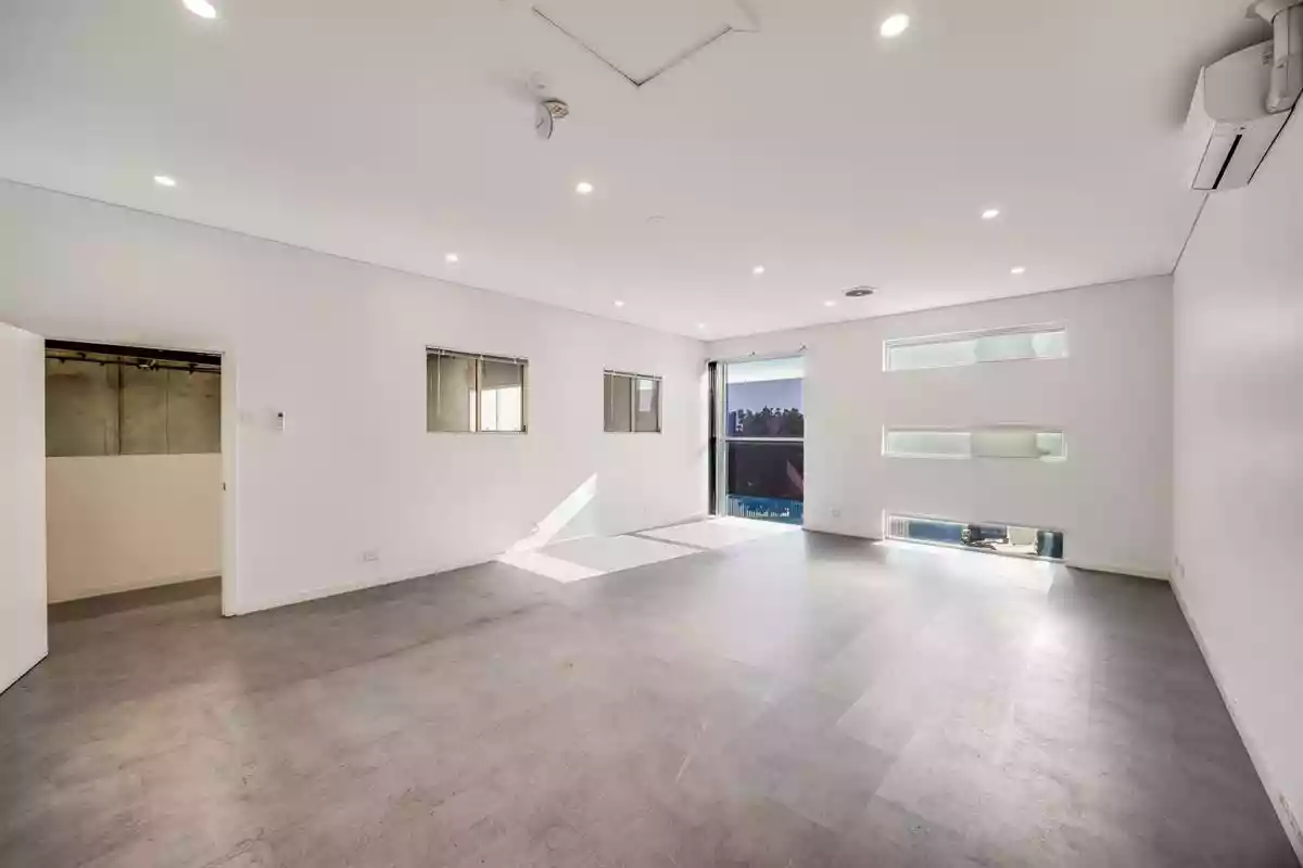 1 Islington Court