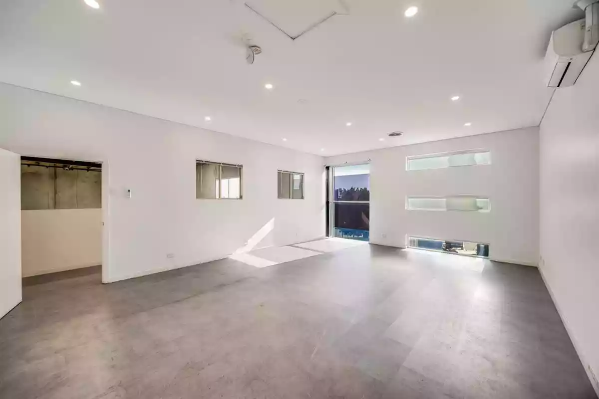 1 Islington Court
