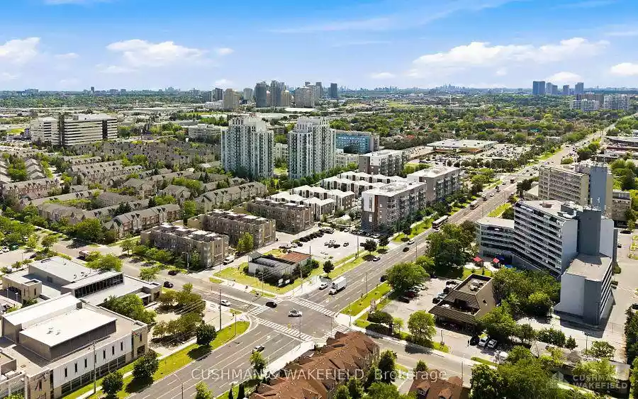 Toronto - Land