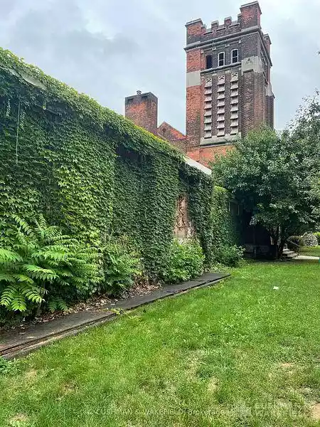 Hamilton - Land