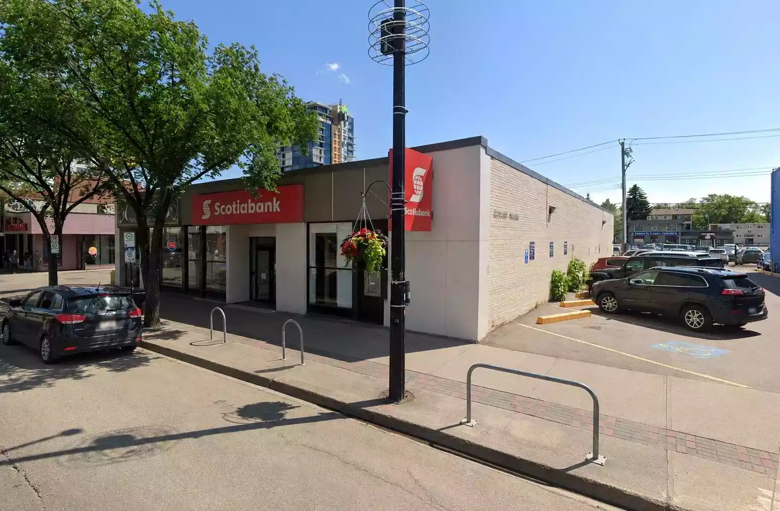 10537 82 Avenue NW Edmonton Retail Space for Lease