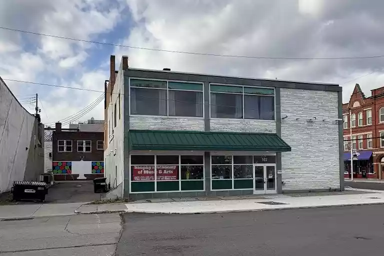 A1-102 Desmond Street