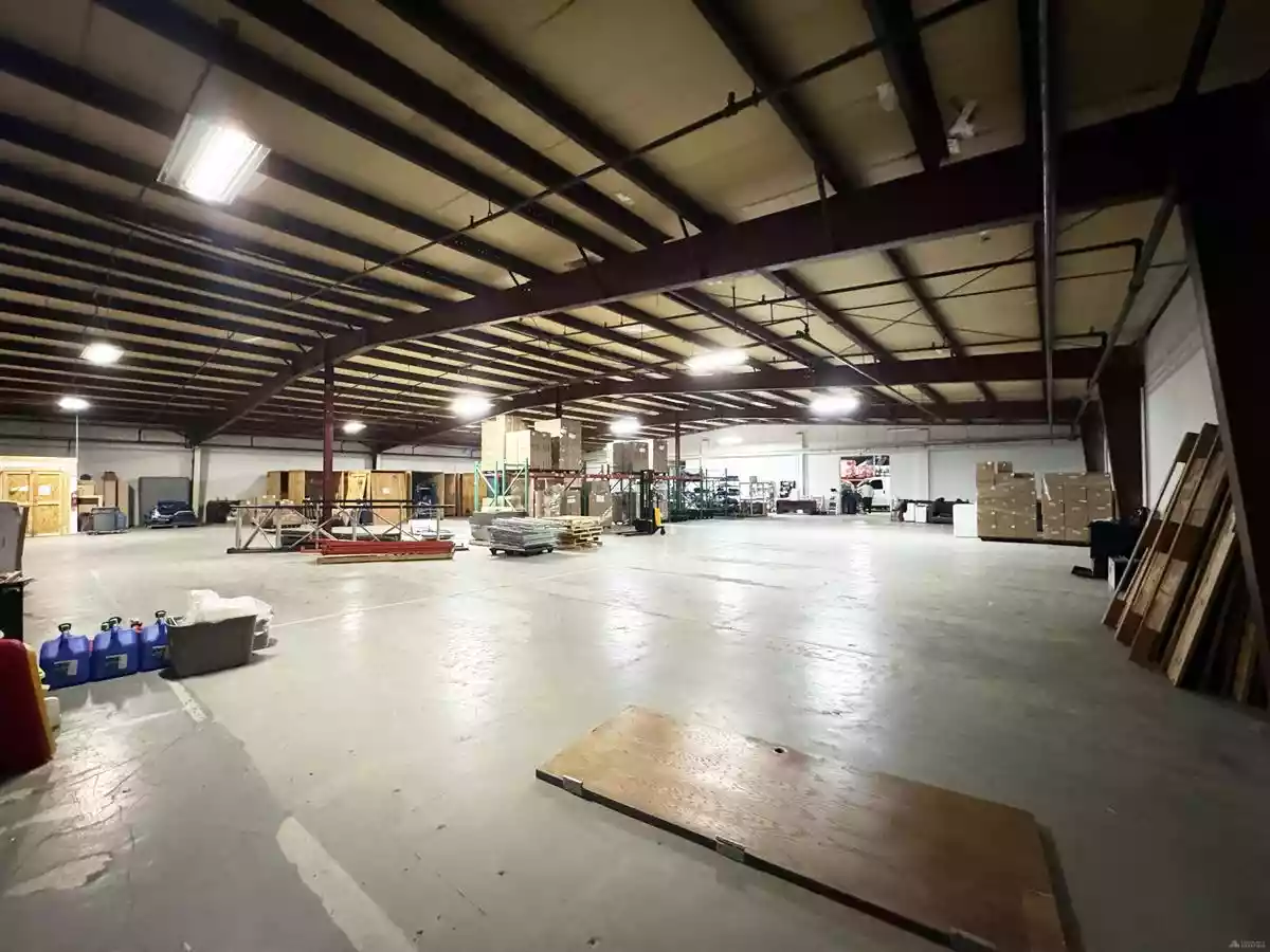 Shawnee - Warehouse/Distribution