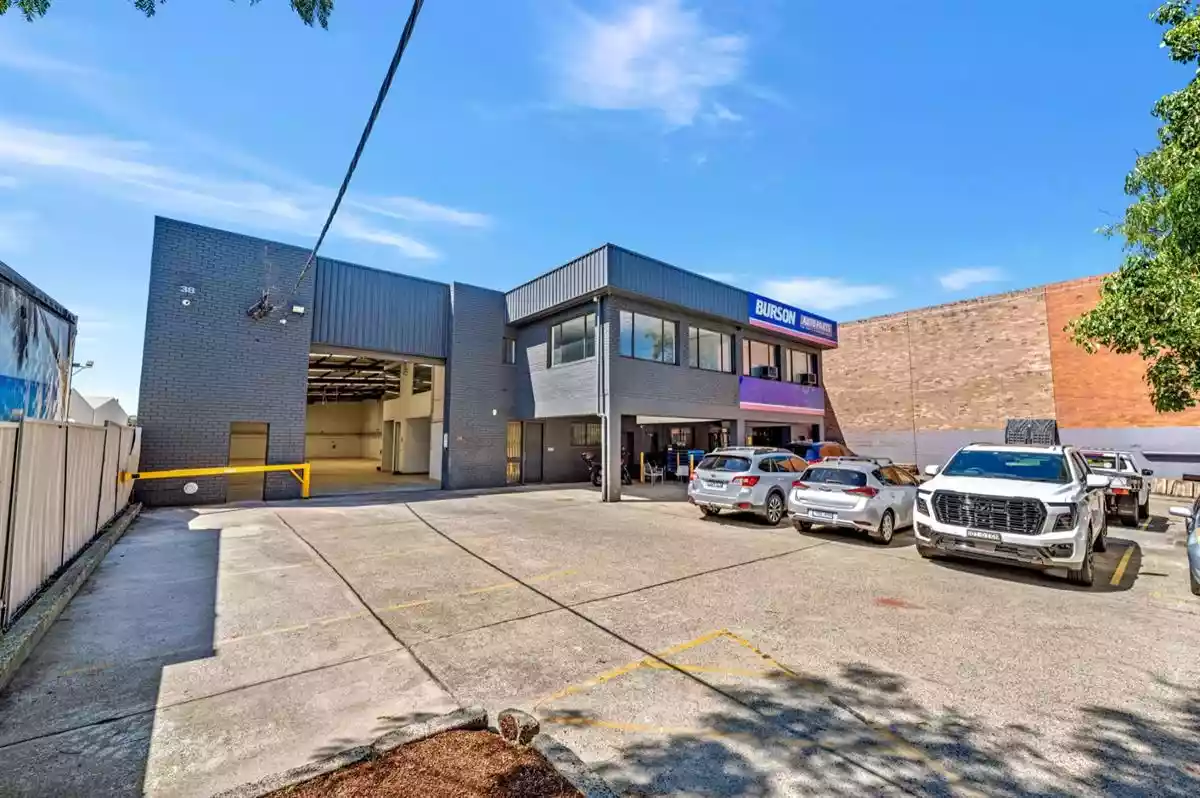 38 Sir Joseph Banks Street