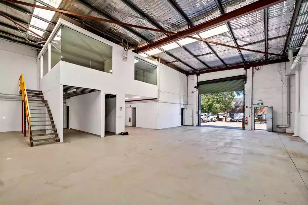 38 Sir Joseph Banks Street