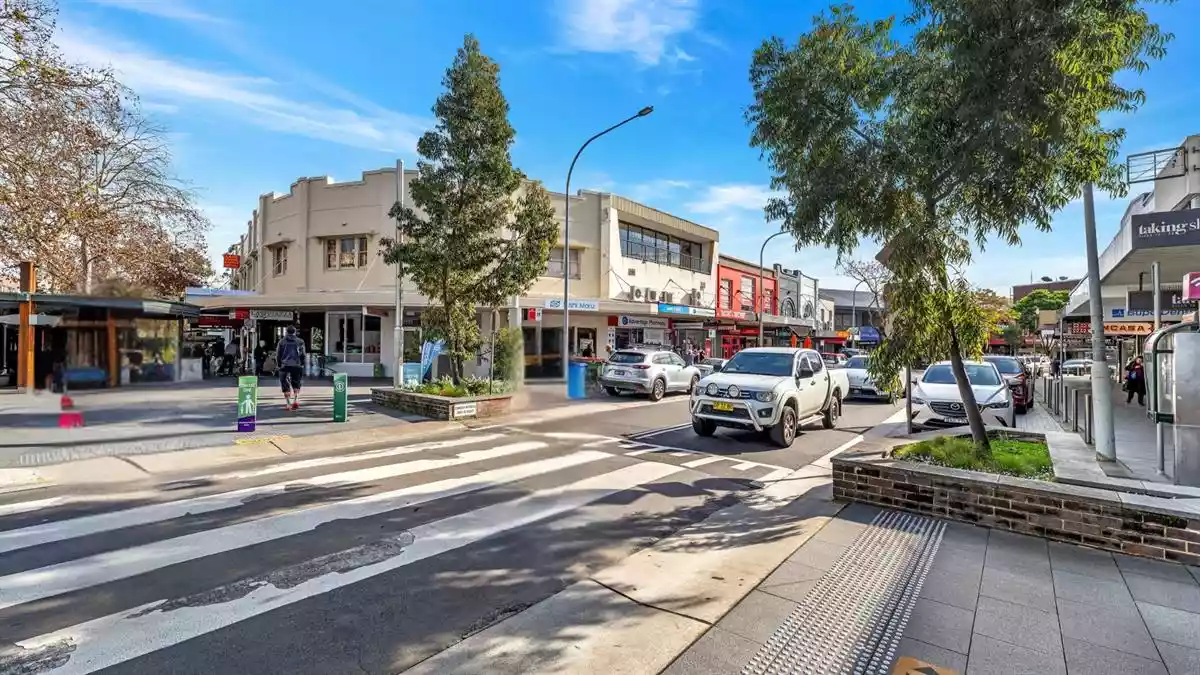 115-121 Longueville Road
