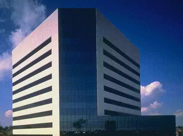 10 Woodbridge Center Drive