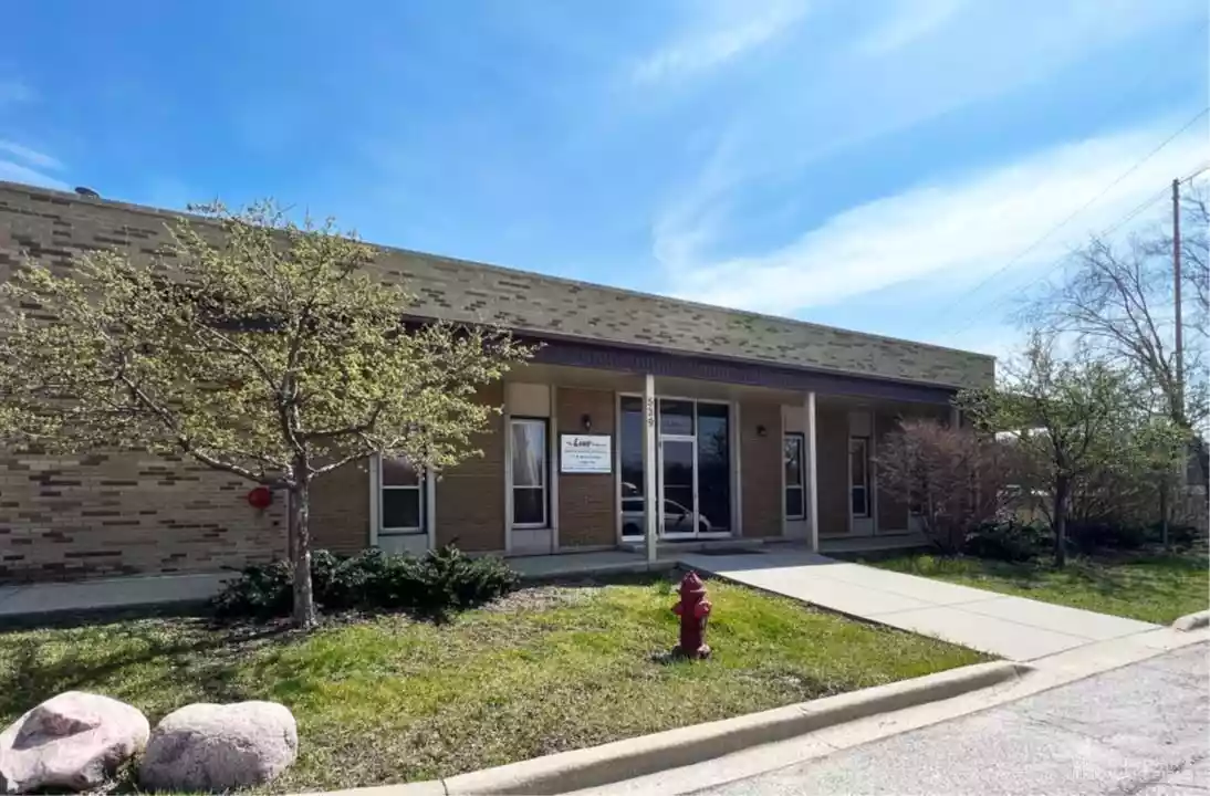 539 West Algonquin Road
