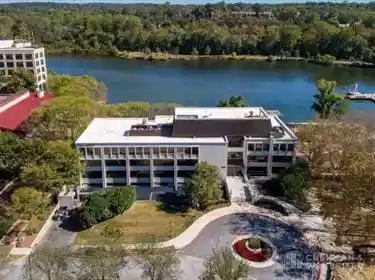 Columbia - Office