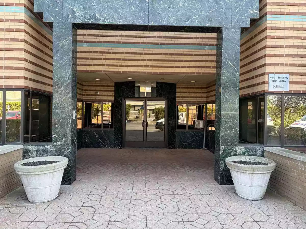 West Bloomfield - Office