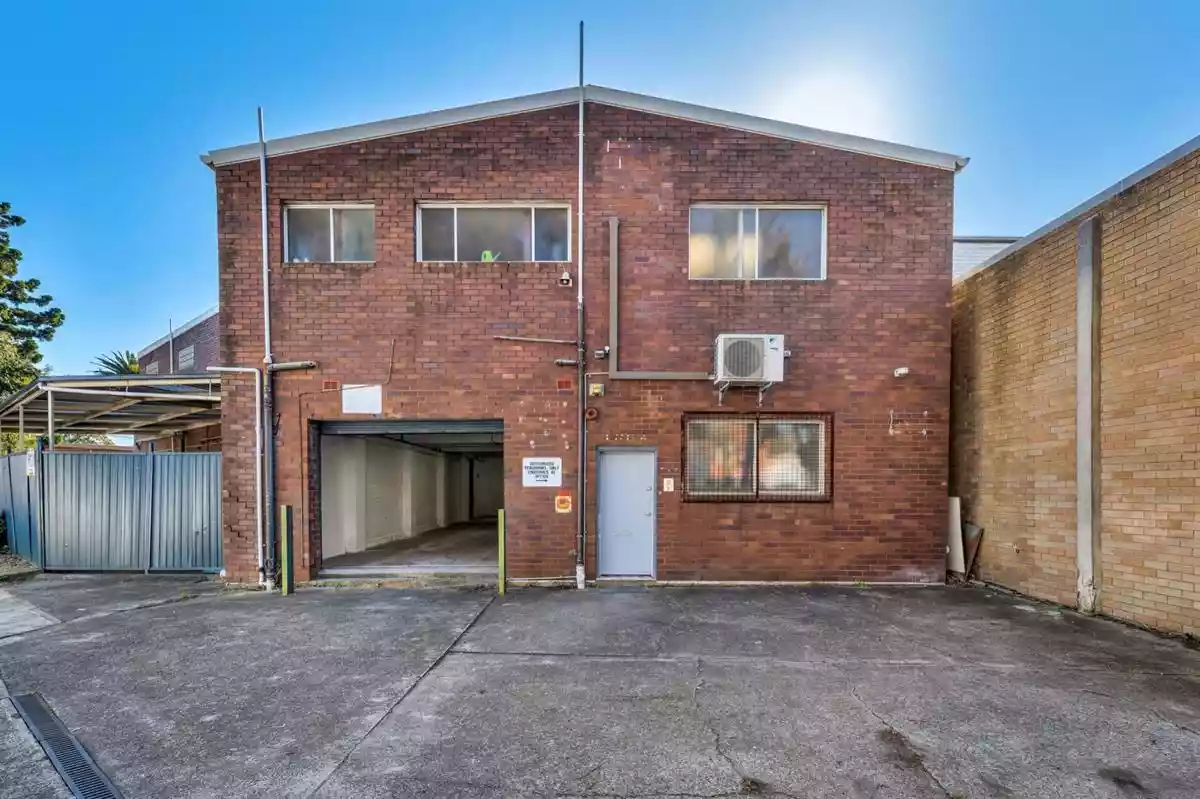 2 Luff Street