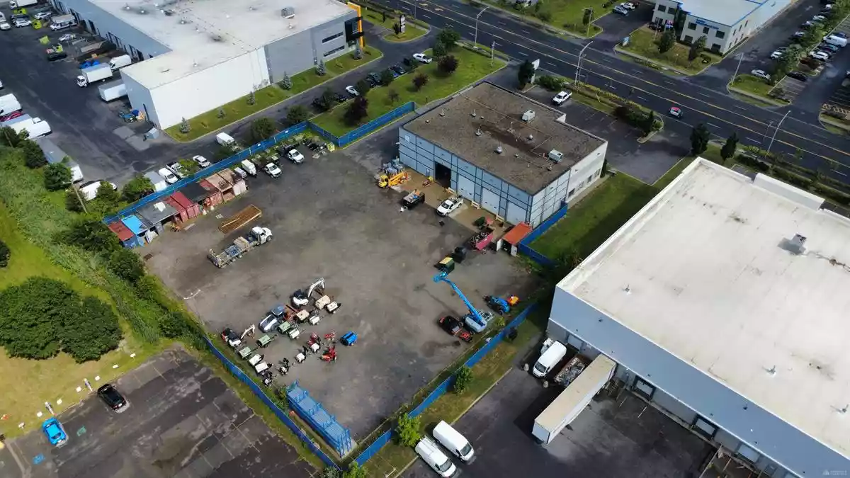 Brossard - Warehouse/Distribution