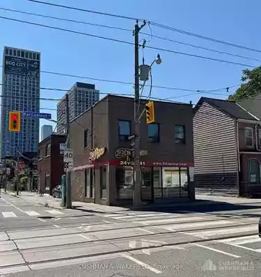 Toronto - Street Retail