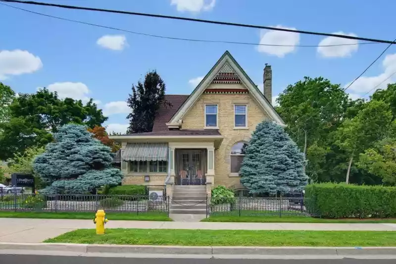 602 Dufferin Avenue