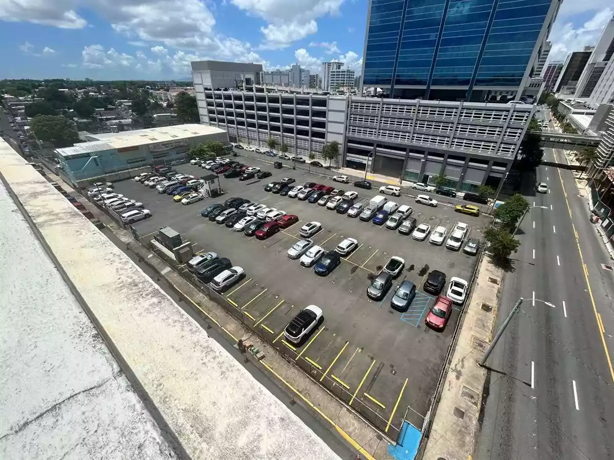 PDL 105 Parking