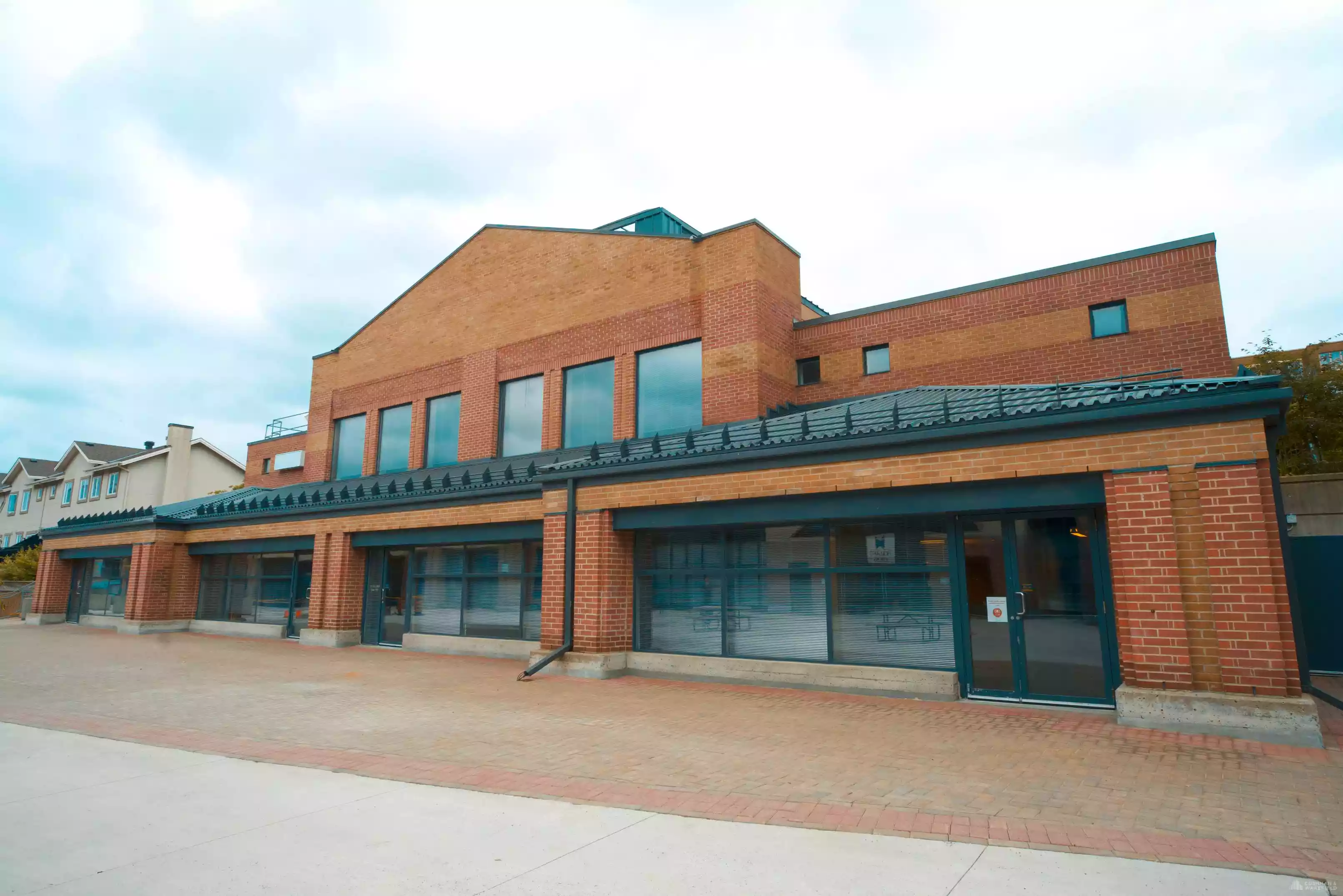 Holland Cross Annex