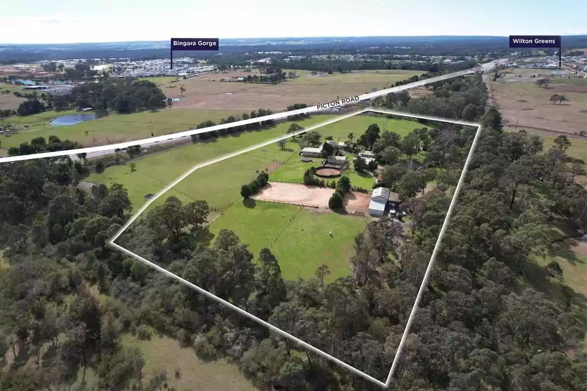 50 Janderra Lane