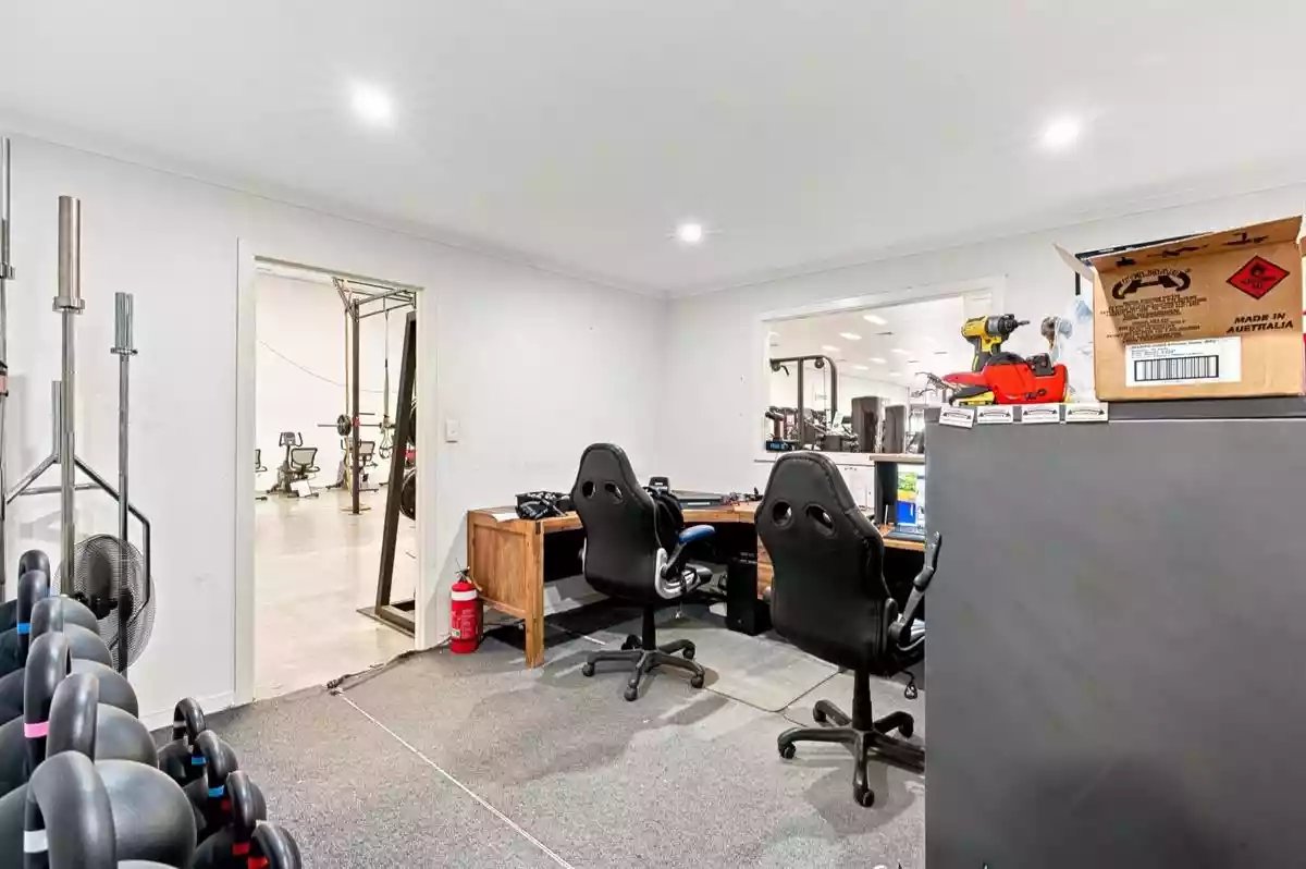 15 Gateway Drive