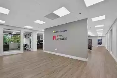 Suite 23