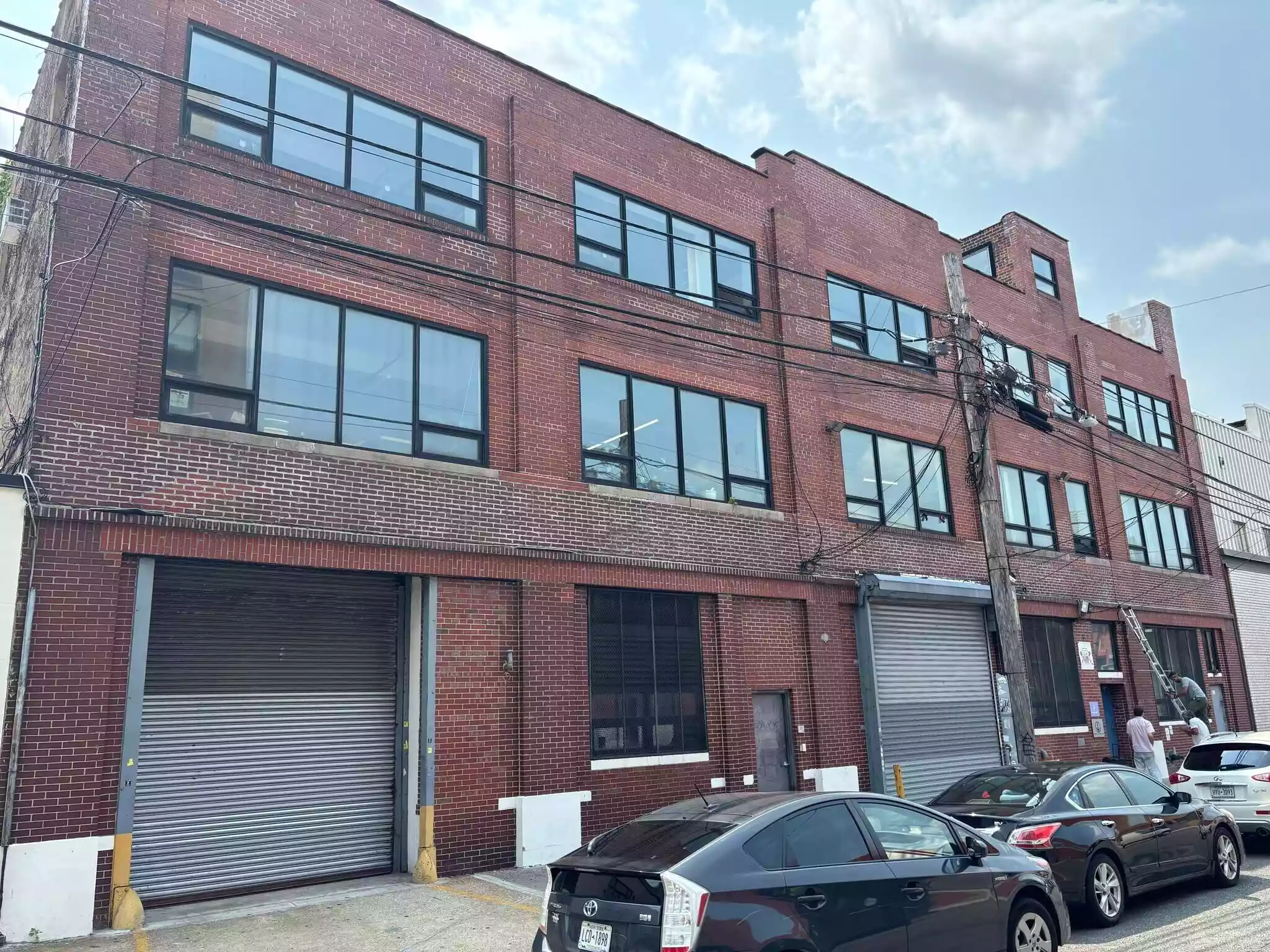 Alrue Import Building