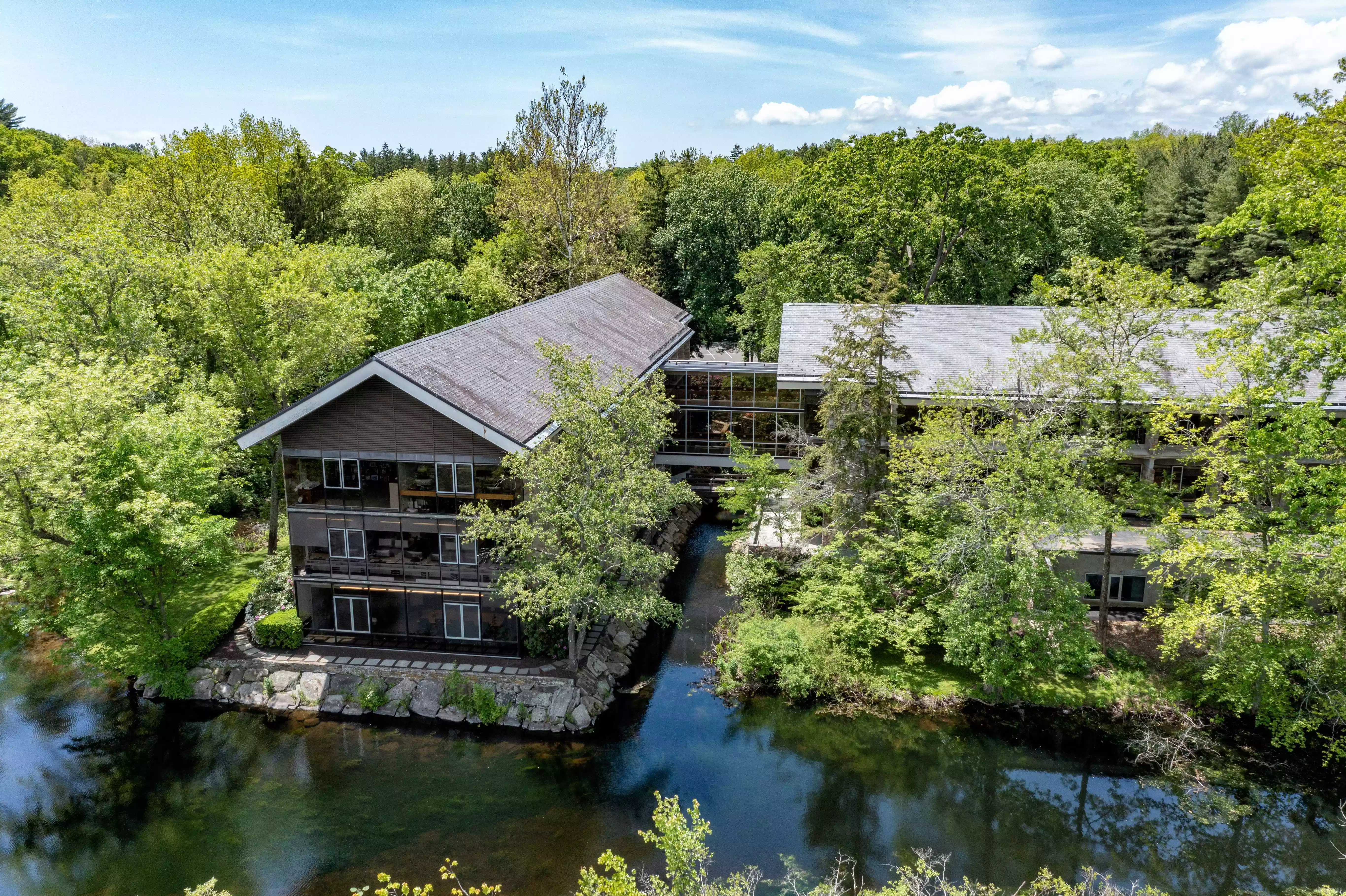 1 Glendinning Place