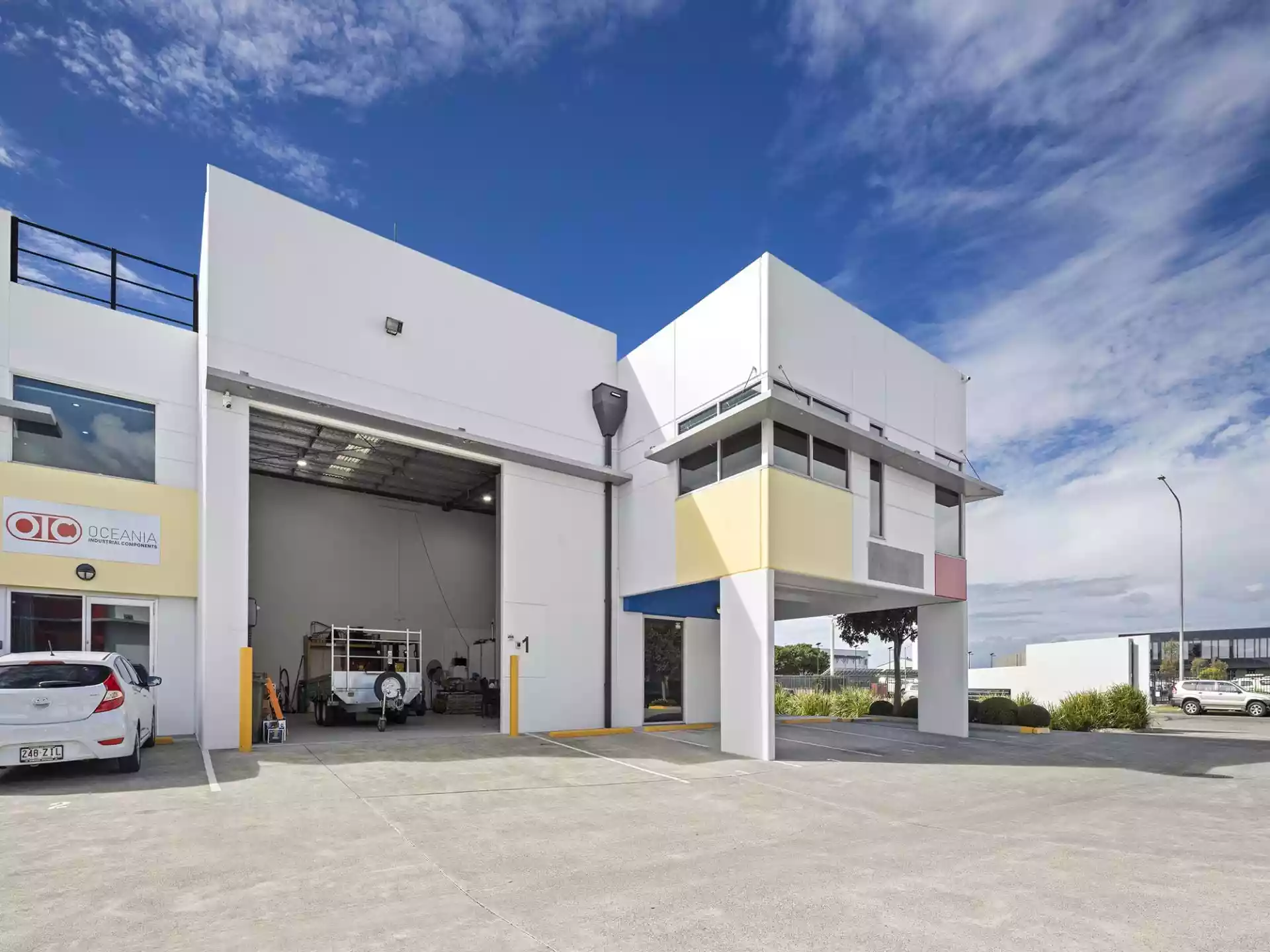 Premium Front of Complex Office/Warehouse
