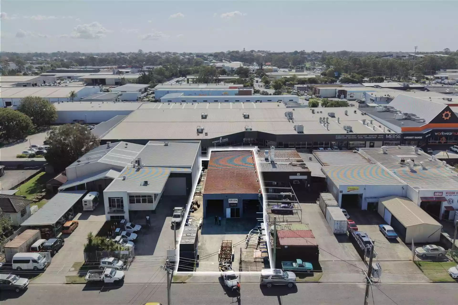 Freestanding Warehouse with Excellent Hardstand & Parking