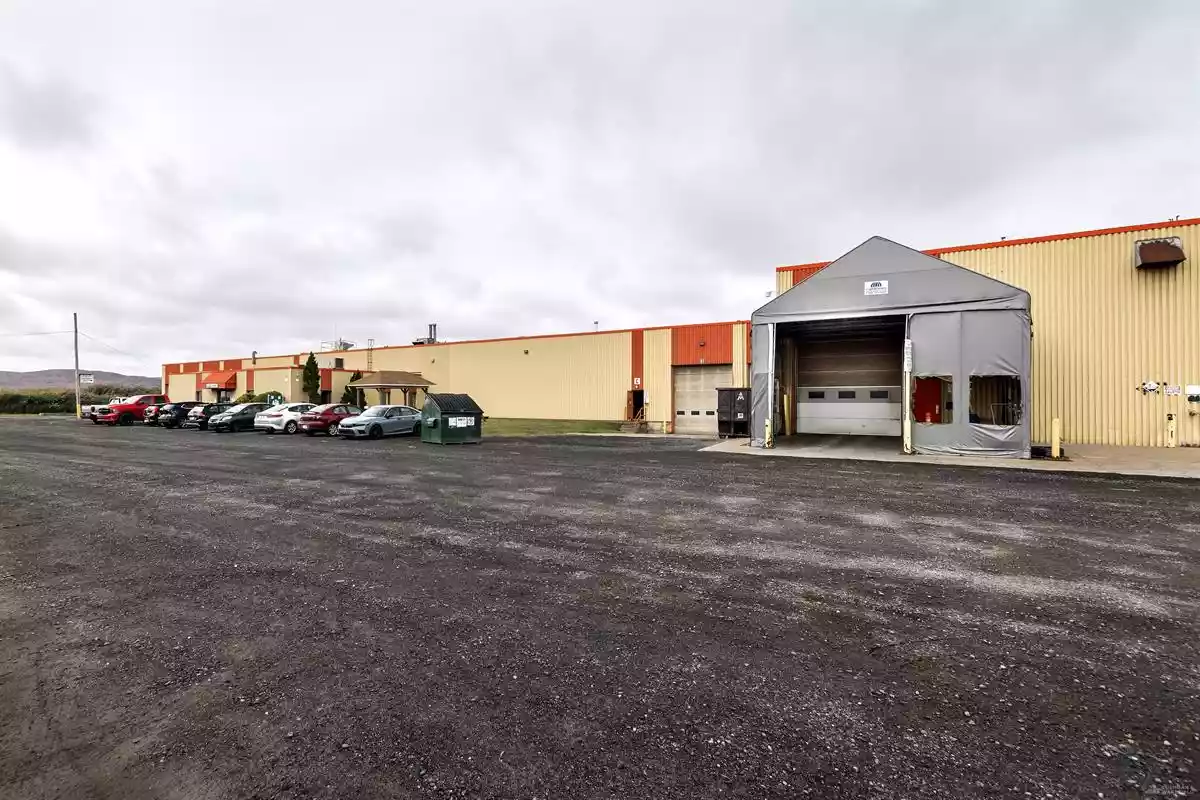 Montreal - Warehouse/Distribution