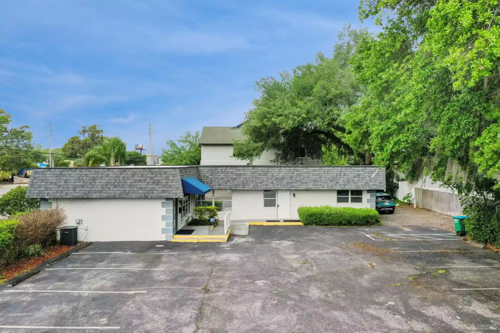 2425 Lee Road