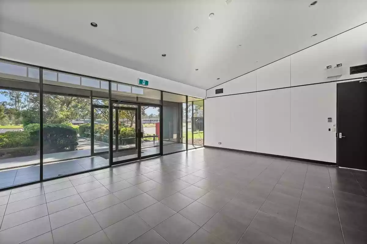 4 Forbes Close
