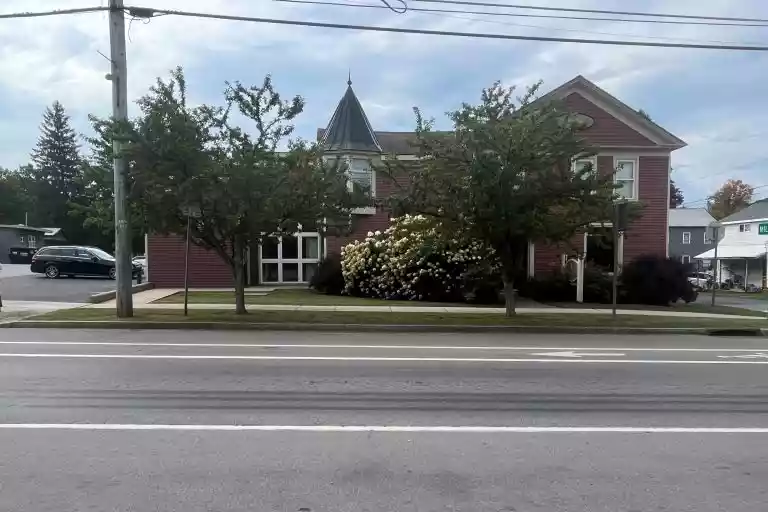 A1-15 Main Street W
