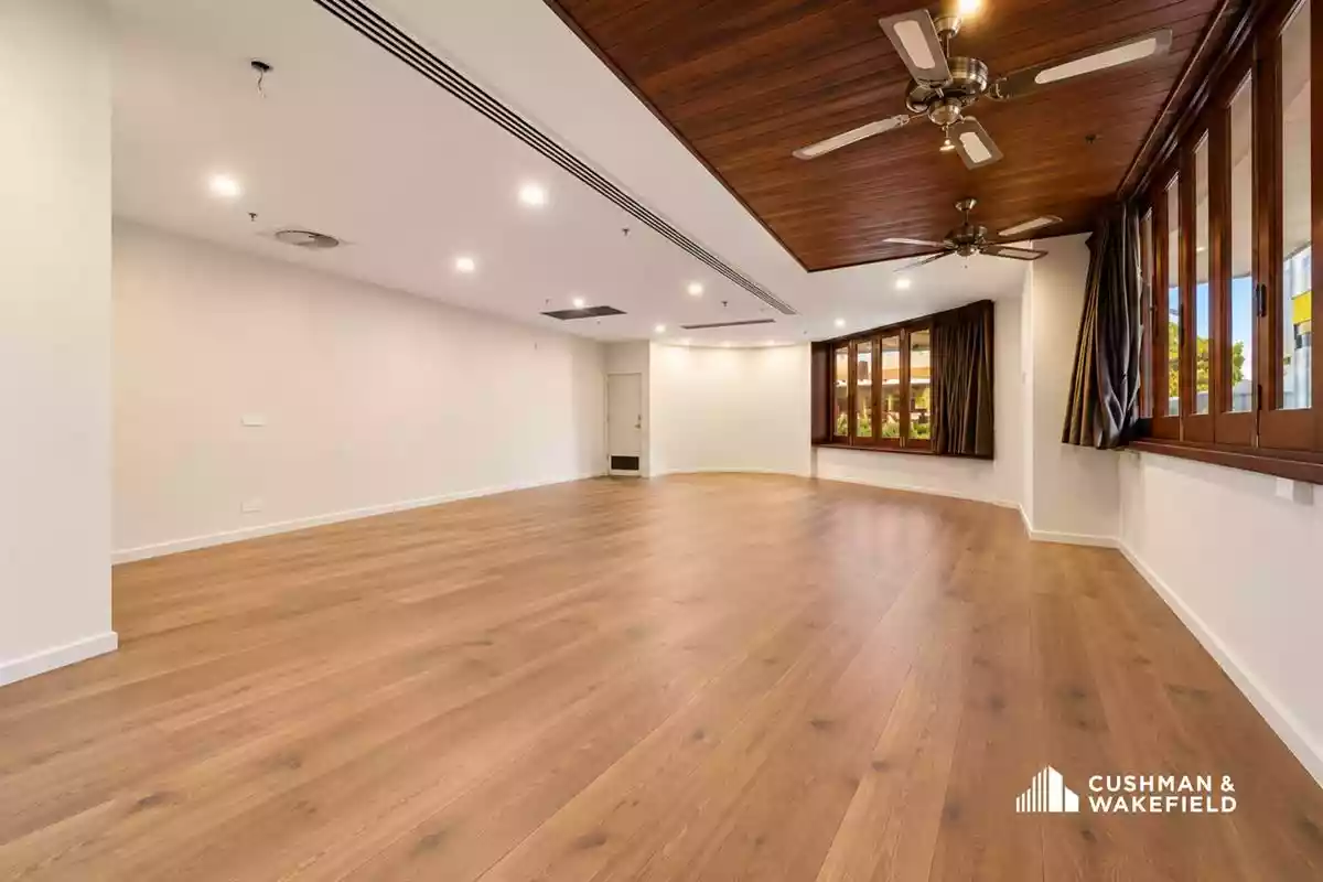 11/100 McLachlan St