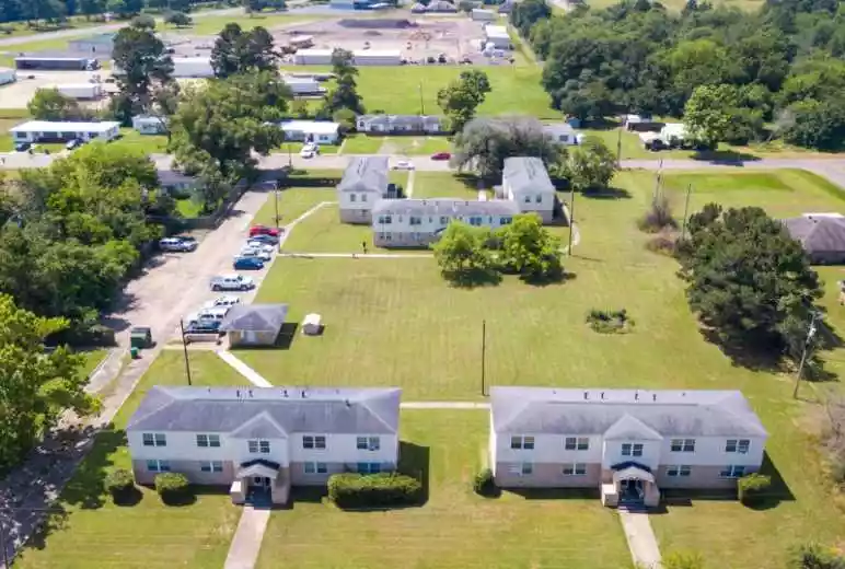 Oak Creek Apartments