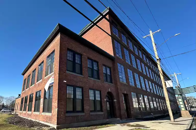 A2-811 Court Street