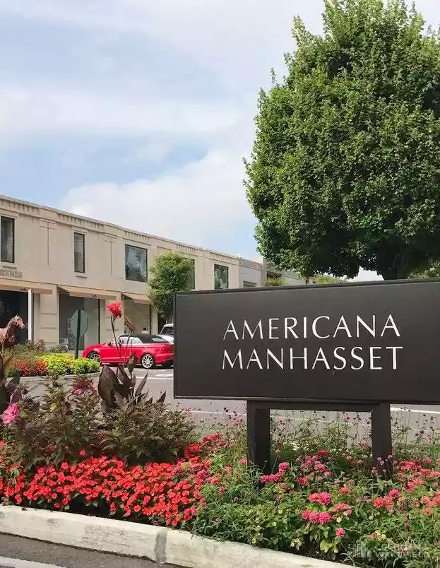 Manhasset - Retail