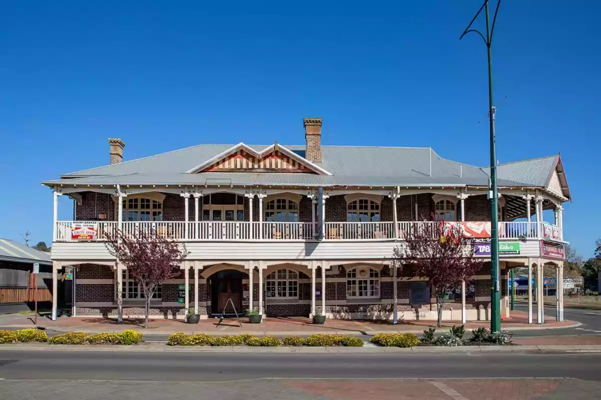 9 Lowood Road