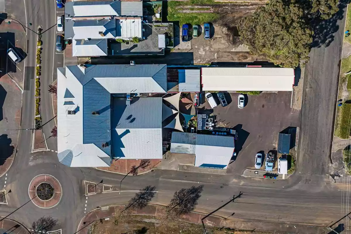 9 Lowood Road