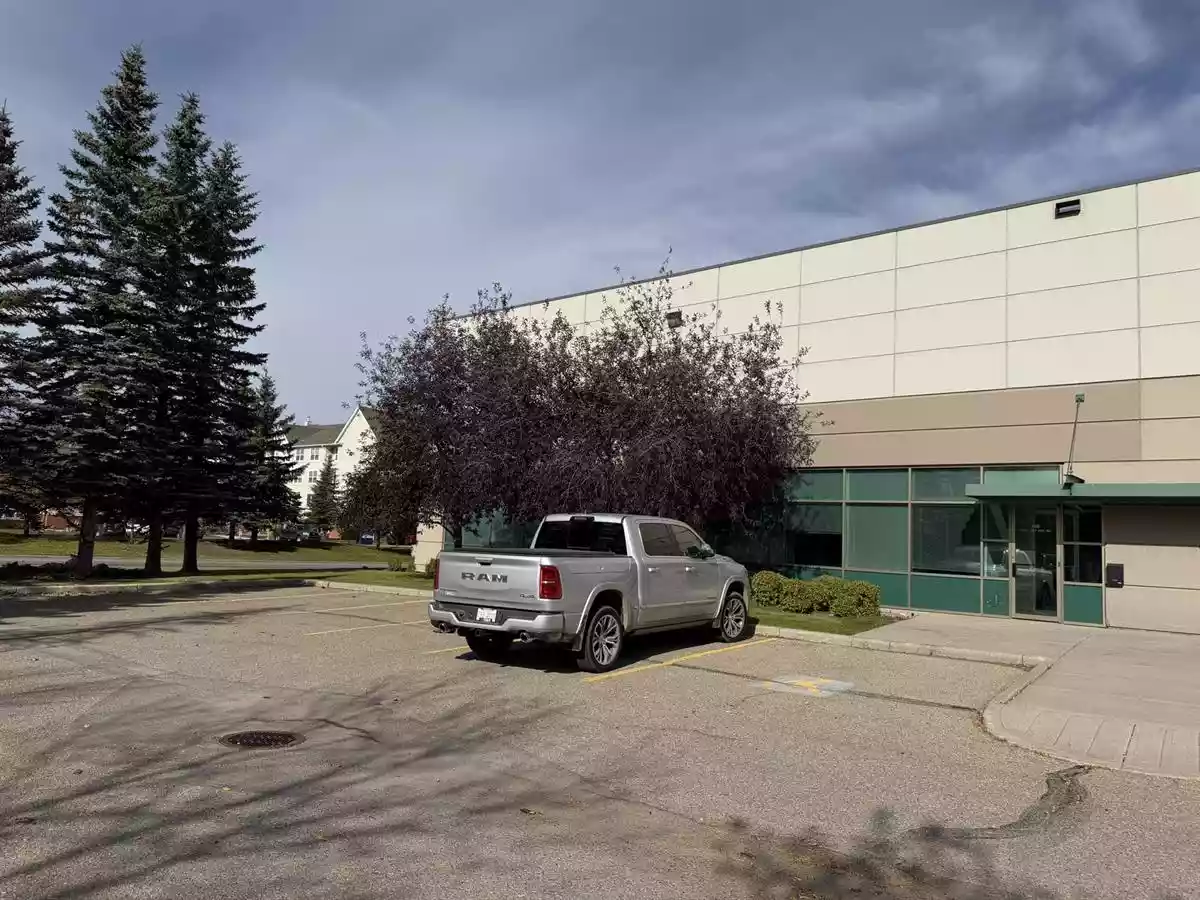 Calgary - Warehouse/Distribution